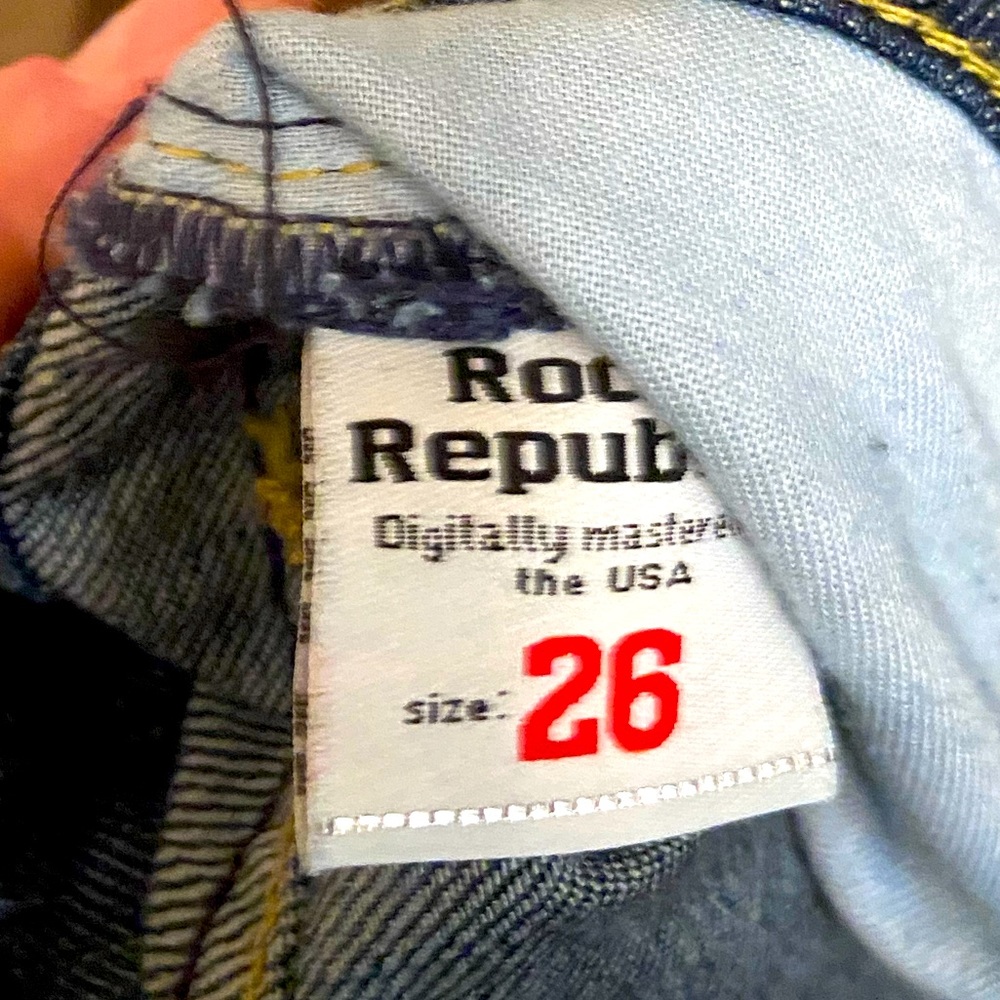 Rock & Republic Roth Flare tastefully distressed women’s jeans sz 26 - Picture 3 of 4